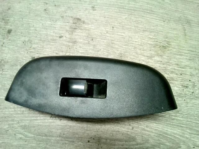 bontott DAEWOO KALOS Bal hátsó Ablakemelő Kapcsoló