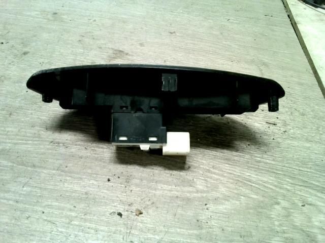 bontott DAEWOO KALOS Bal hátsó Ablakemelő Kapcsoló