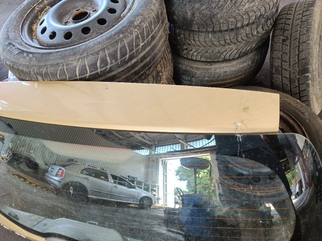 bontott DAEWOO KALOS Csomagtérajtó (Részeivel)