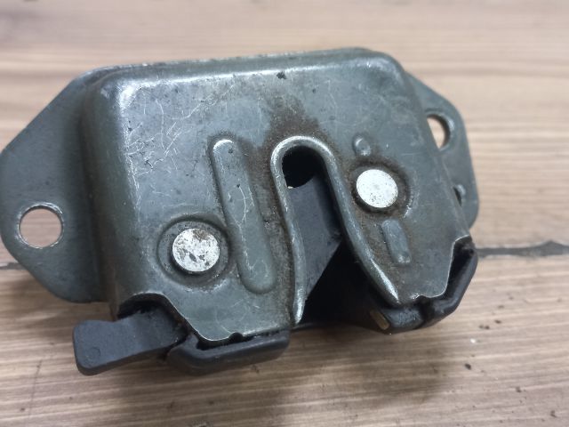 bontott DAEWOO KALOS Csomagtérajtó Zárszerkezet