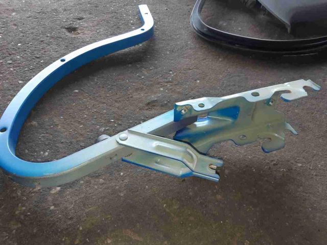 bontott DAEWOO KALOS Csomagtérajtó Zsanér