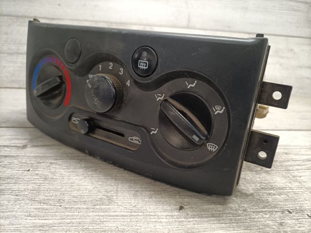 bontott DAEWOO KALOS Fűtéskapcsoló (Nem klímás)