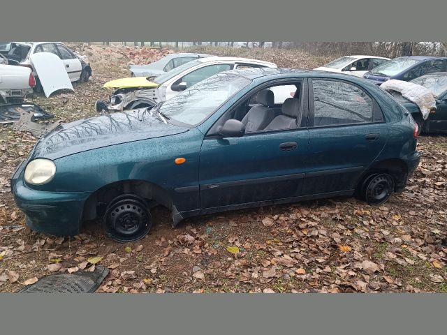 bontott DAEWOO LANOS Motor (Fűzött blokk hengerfejjel)