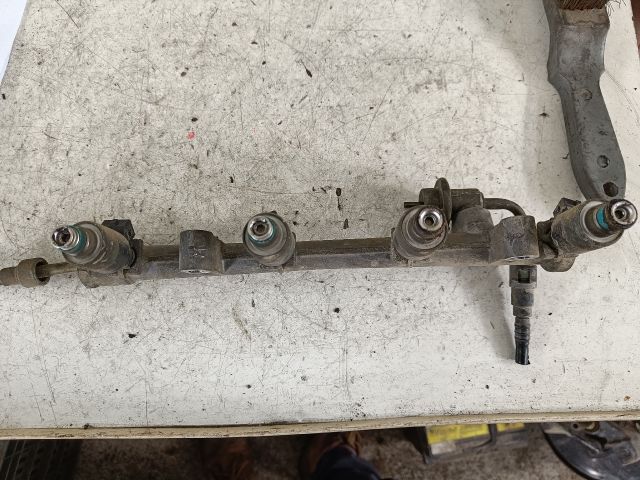 bontott DAEWOO LANOS Porlasztó Sor / Híd