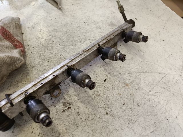 bontott DAEWOO LANOS Porlasztó Sor / Híd