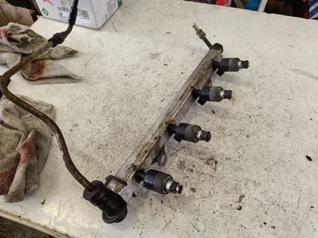 bontott DAEWOO LANOS Porlasztó Sor / Híd