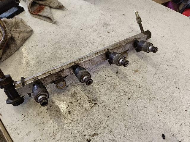 bontott DAEWOO LANOS Porlasztó Sor / Híd