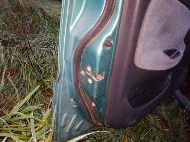 bontott DAEWOO LANOS Bal első Ajtó (Részeivel)