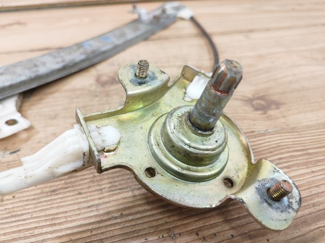 bontott DAEWOO LANOS Bal hátsó Ablakemelő Szerkezet (Mechanikus)
