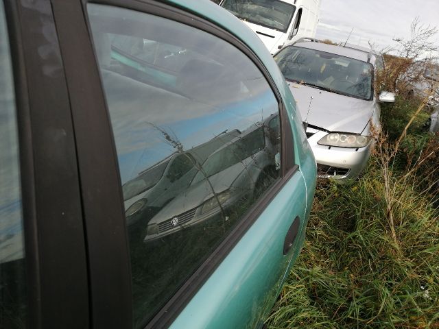 bontott DAEWOO LANOS Bal hátsó Ajtó (Részeivel)