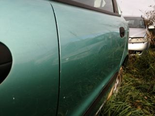 bontott DAEWOO LANOS Bal hátsó Ajtó (Részeivel)