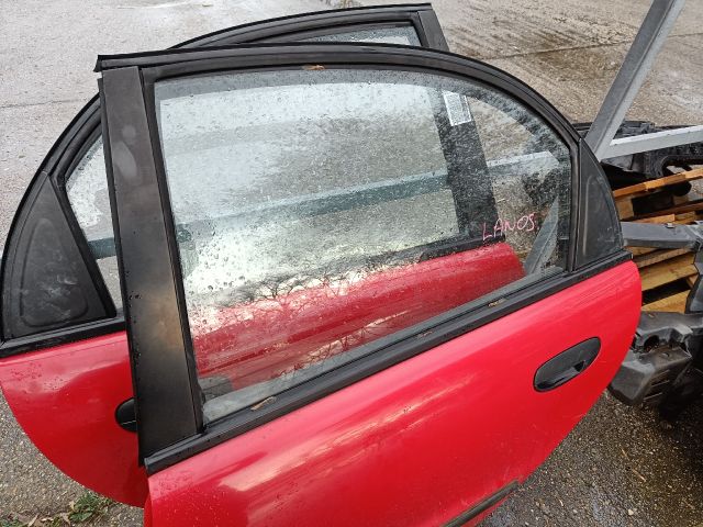 bontott DAEWOO LANOS Bal hátsó Ajtó (Részeivel)
