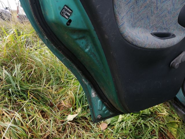 bontott DAEWOO LANOS Bal hátsó Ajtó (Részeivel)