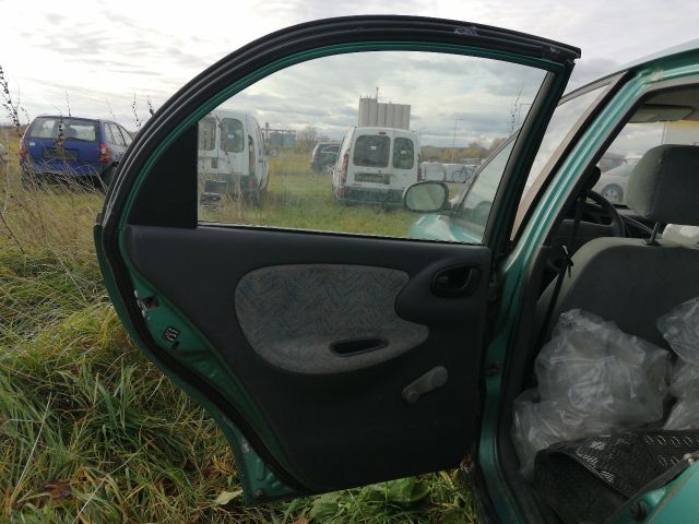 bontott DAEWOO LANOS Bal hátsó Ajtó (Részeivel)