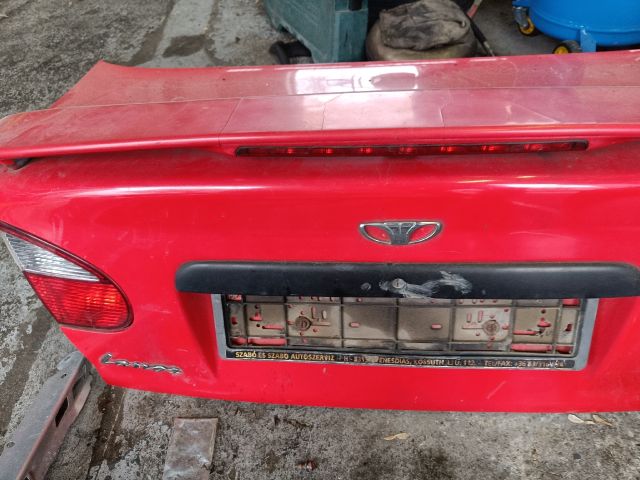 bontott DAEWOO LANOS Csomagtérajtó (Részeivel)