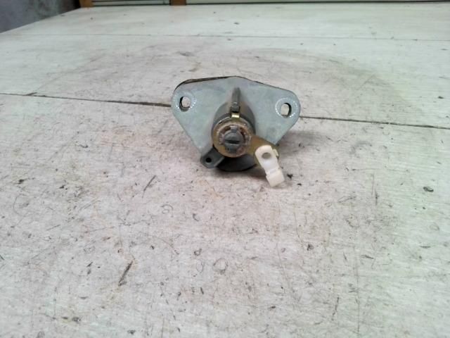 bontott DAEWOO LANOS Csomagtérajtó Zárbetét