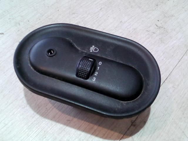 bontott DAEWOO LANOS Fényszórómagasság Állító Kapcsoló