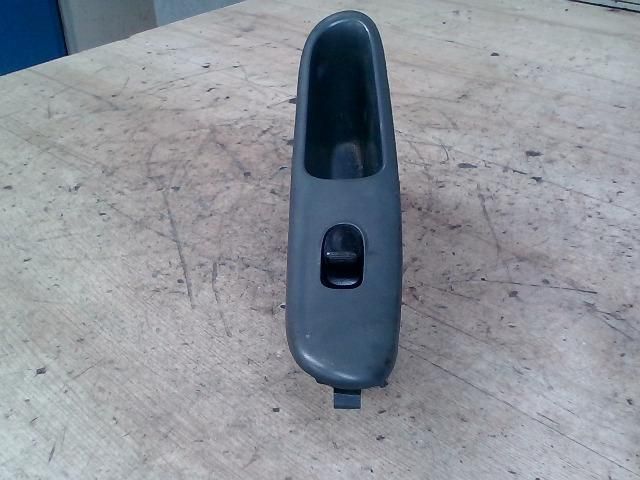 bontott DAEWOO LANOS Jobb első Ablakemelő Kapcsoló