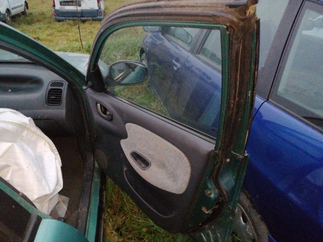 bontott DAEWOO LANOS Jobb első Ajtó (Részeivel)