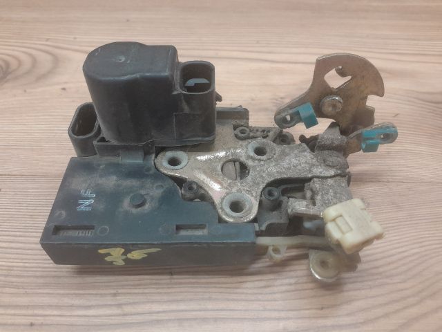 bontott DAEWOO LANOS Jobb első Ajtózár