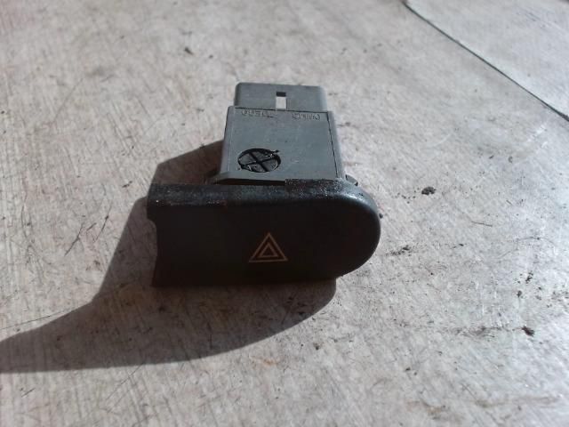 bontott DAEWOO LANOS Vészvillogó Kapcsoló