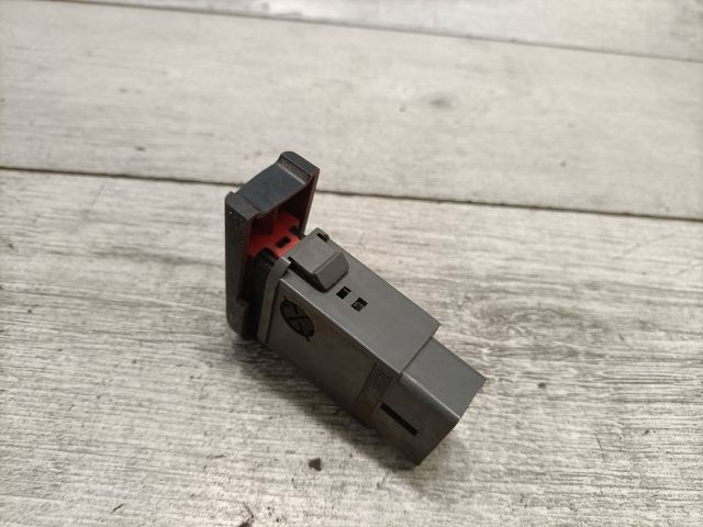 bontott DAEWOO LANOS Vészvillogó Kapcsoló