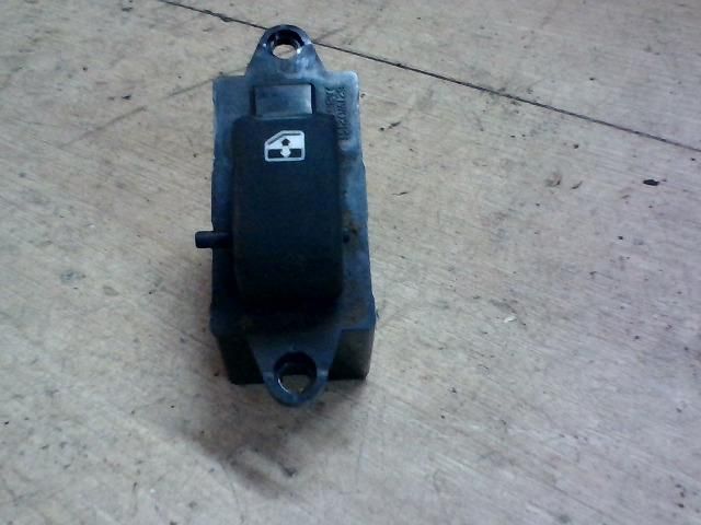 bontott DAEWOO LEGANZA Bal hátsó Ablakemelő Kapcsoló