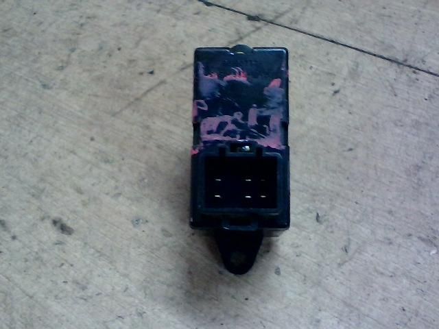 bontott DAEWOO LEGANZA Bal hátsó Ablakemelő Kapcsoló