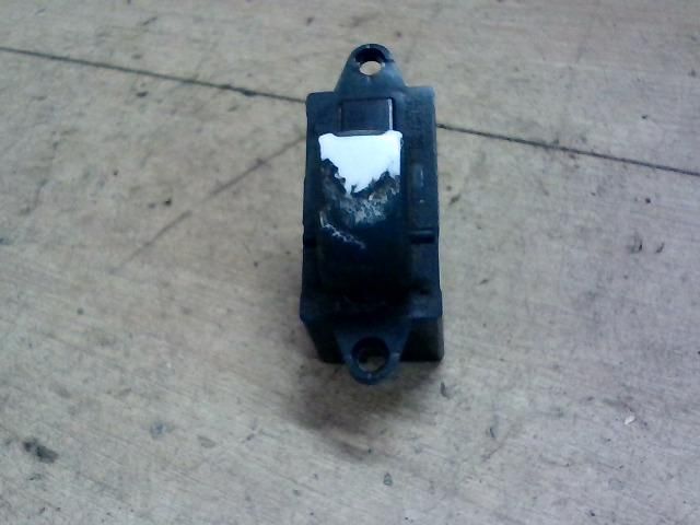 bontott DAEWOO LEGANZA Jobb első Ablakemelő Kapcsoló