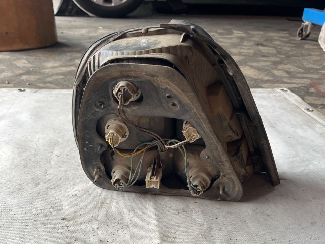 bontott DAEWOO LEGANZA Jobb Hátsó Lámpa