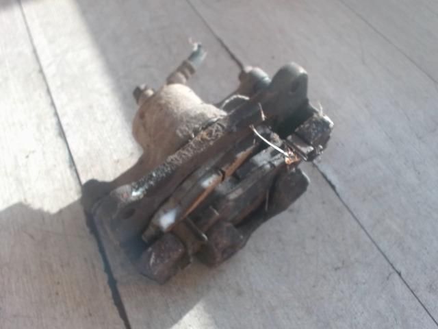 bontott DAEWOO MATIZ Jobb első Féknyereg Munkahengerrel