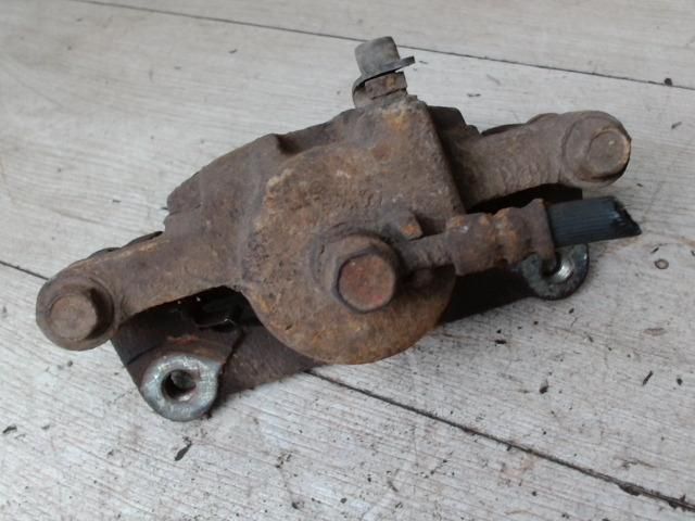 bontott DAEWOO MATIZ Jobb első Féknyereg Munkahengerrel