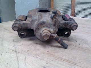 bontott DAEWOO MATIZ Jobb első Féknyereg Munkahengerrel