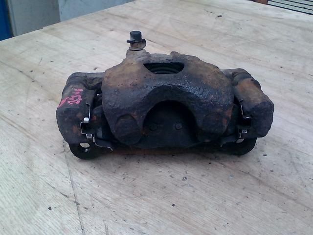 bontott DAEWOO MATIZ Jobb első Féknyereg Munkahengerrel