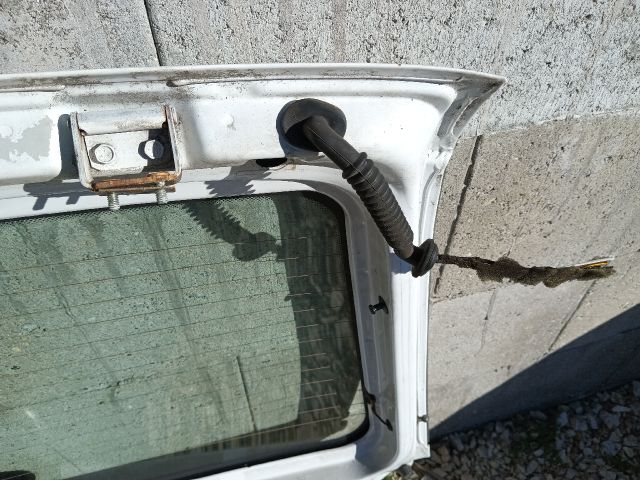 bontott DAEWOO MATIZ Csomagtérajtó (Részeivel)