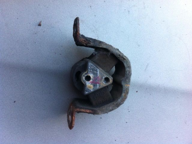 bontott DAEWOO NEXIA Motor Tartó Bak Jobb