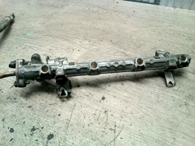 bontott DAEWOO NEXIA Porlasztó Sor / Híd