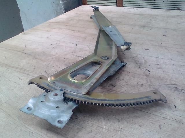 bontott DAEWOO NEXIA Bal első Ablakemelő Szerkezet (Mechanikus)