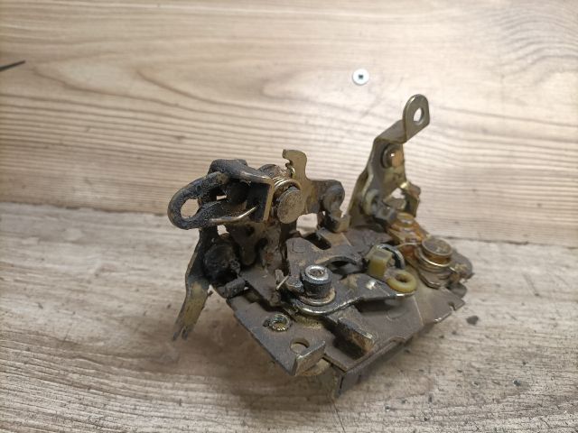 bontott DAEWOO NEXIA Bal hátsó Ajtózár