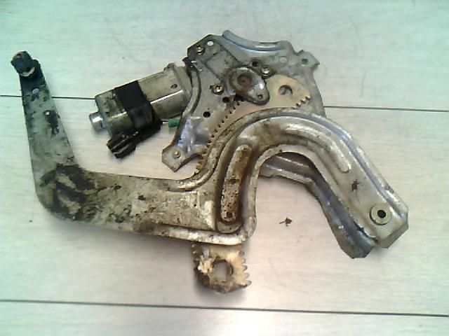 bontott DAEWOO NEXIA Jobb hátsó Ablakemelő Szerkezet (Elektromos)