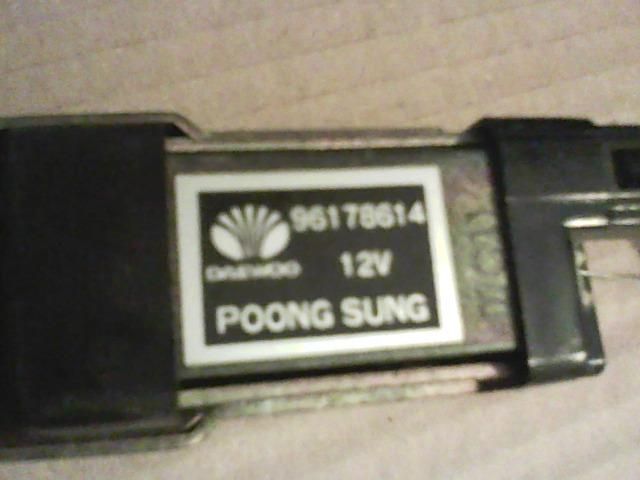 bontott DAEWOO NEXIA Tankajtó Nyitó Kar / Gomb