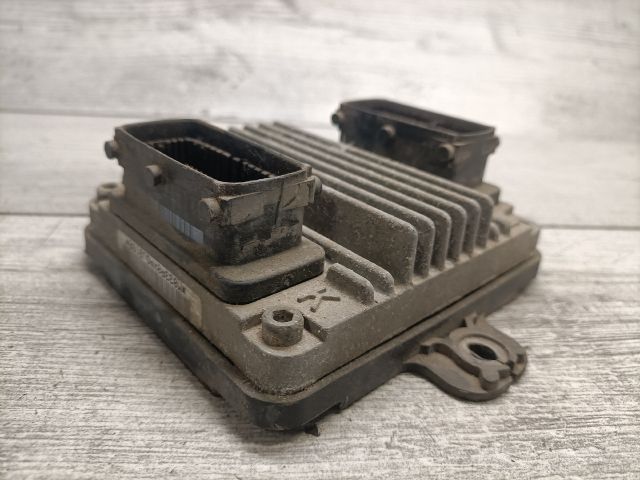 bontott DAEWOO NUBIRA Motorvezérlő