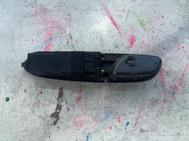 bontott DAEWOO NUBIRA Ablakemelő Kapcsoló Négyes / Kettes