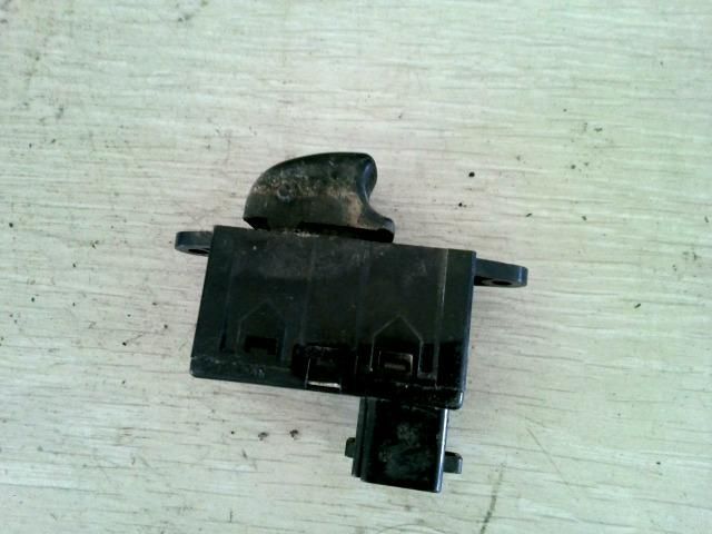 bontott DAEWOO NUBIRA Ablakemelő Kapcsoló (Pozíciófüggetlen)