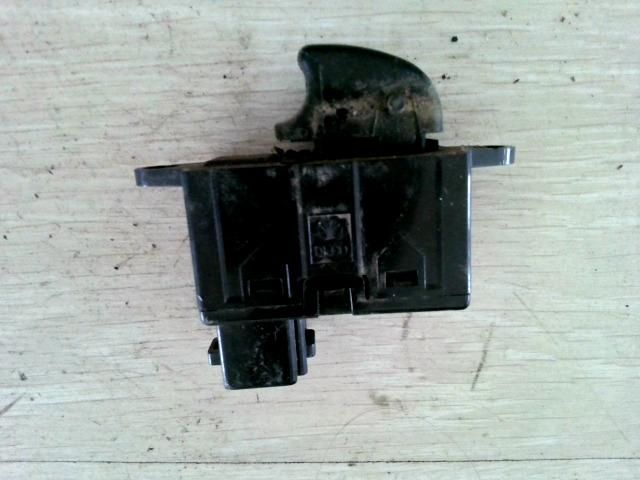 bontott DAEWOO NUBIRA Ablakemelő Kapcsoló (Pozíciófüggetlen)