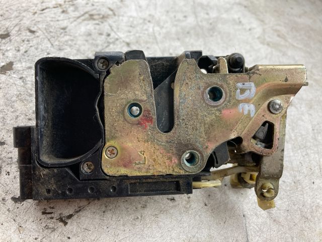 bontott DAEWOO NUBIRA Bal első Ajtózár