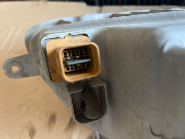 bontott DAEWOO NUBIRA Bal Fényszóró