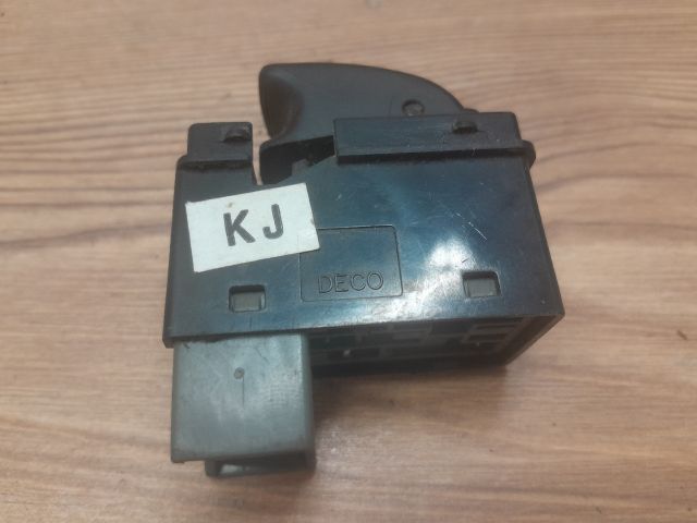 bontott DAEWOO NUBIRA Bal hátsó Ablakemelő Kapcsoló