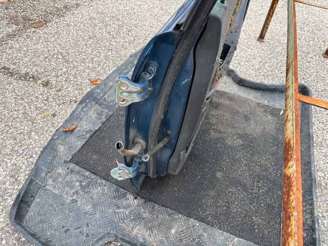 bontott DAEWOO NUBIRA Bal hátsó Ajtó (Részeivel)