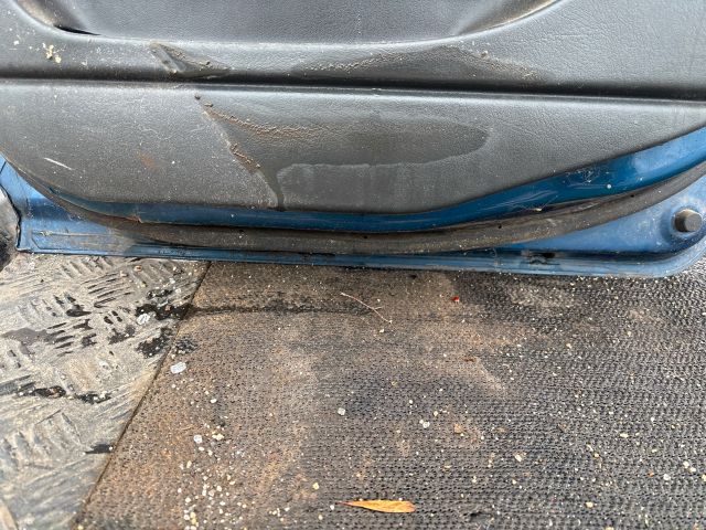 bontott DAEWOO NUBIRA Bal hátsó Ajtó (Részeivel)